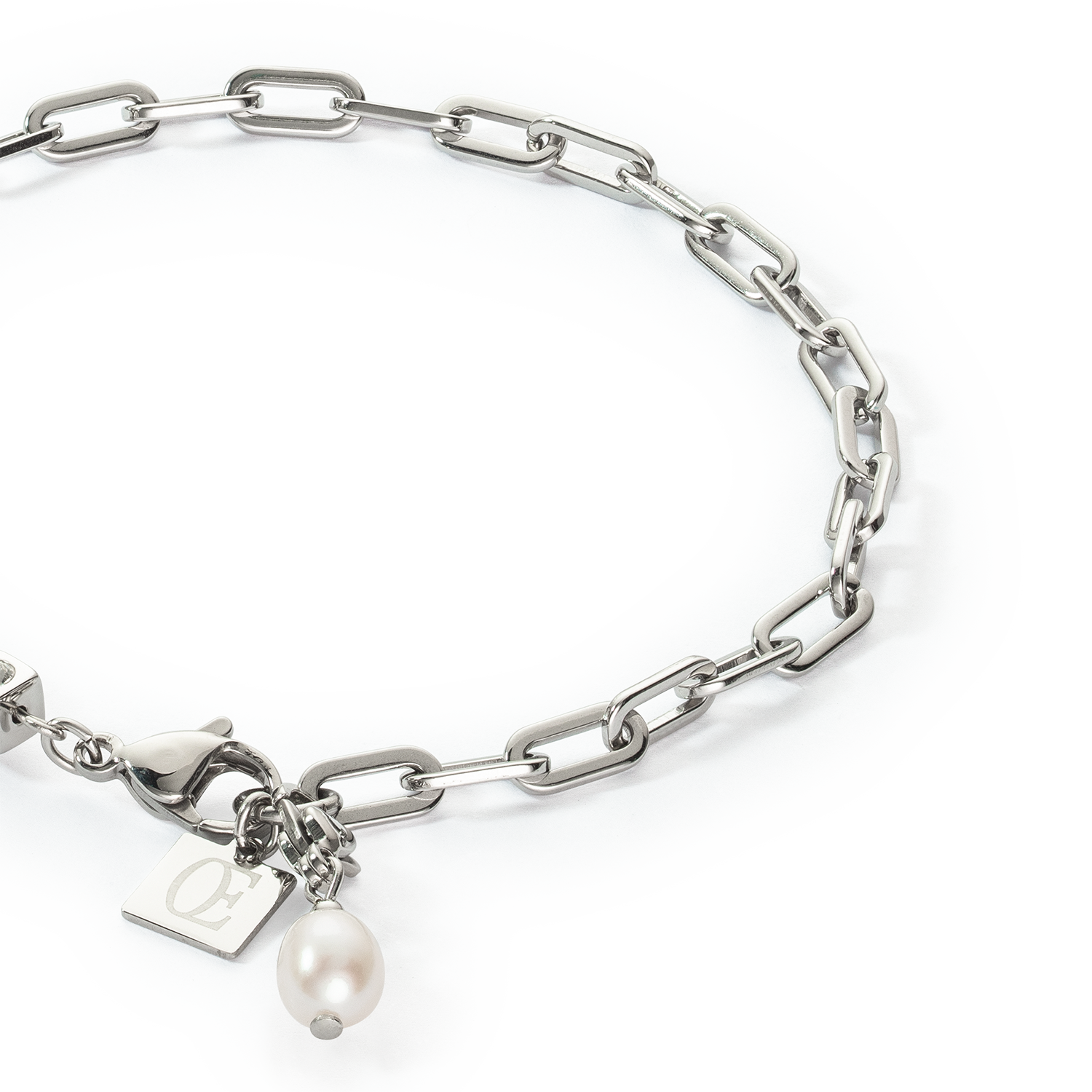 Modern chain bracelet with freshwater pearl charms silver